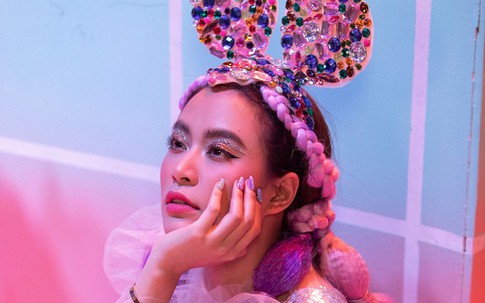 Giải mã MV mới của Hoàng Thùy Linh: Ván cờ "căng não", 5 bức tranh Hàng Trống cùng những ẩn ý đằng sau hàng chục bộ trang phục