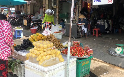 Thơm mini Thái Lan 'xuống đường', giá 120.000 đồng/kg