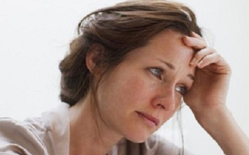 Tôi day dứt không biết có nên cho con biết bố đẻ của nó là ai?