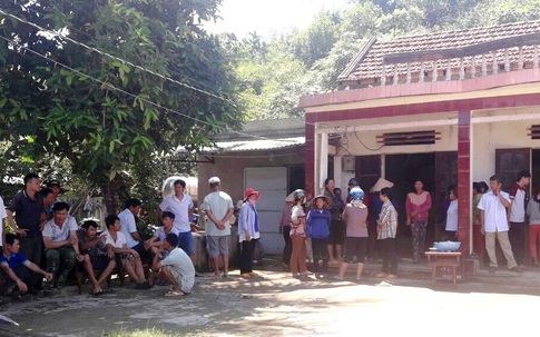 Giúp bạn thân cắt cây đổ, nam thanh niên tử nạn thương tâm