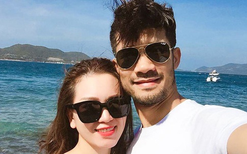 Mê mẩn cô gái Hà Nội, chàng trai ngày ngày đi chợ sớm mua hoa ném vào cổng nhà thì bị bố vợ tương lai bắt gặp, diễn biến tiếp theo mới bất ngờ