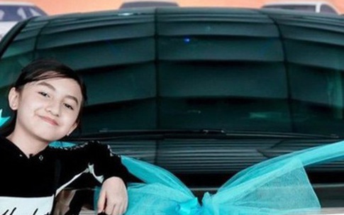 Cô bé 12 tuổi tự kiếm tiền mua xe hơi, cha mẹ bị chỉ trích