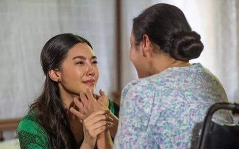 Về ra mắt nhà bạn trai, em nản chí khi thấy gia cảnh bần cùng, ai ngờ trước khi ra về, mẹ anh níu lại dúi vào tay em một thứ không thể tin nổi