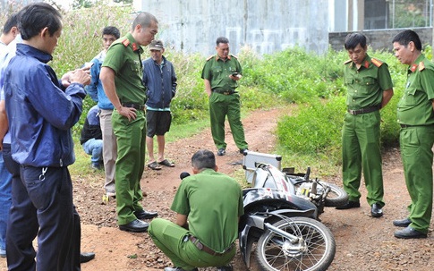 Truy bắt kẻ đâm chết tài xế xe ôm lúc rạng sáng