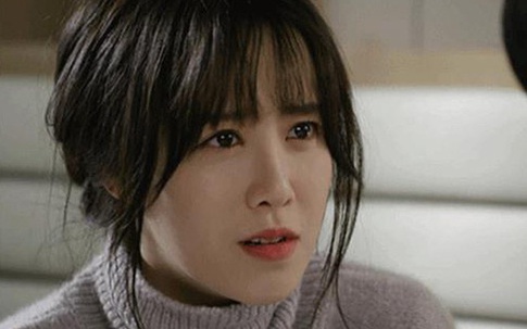 Bước ra khỏi toà, chồng cũ buông lời khinh miệt vợ, nhưng anh ta lập tức “cứng họng” khi người này xuất hiện