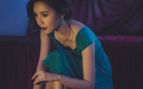 Bước vào phòng tân hôn mà chồng dày công chuẩn bị, tôi tái mét mặt mày khi nhìn thấy thứ nằm chễm chệ cạnh giường ngủ