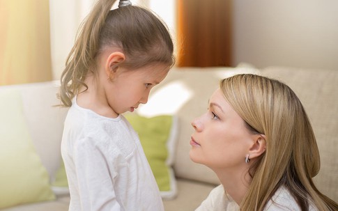 7 cách giúp con bớt cáu kỉnh