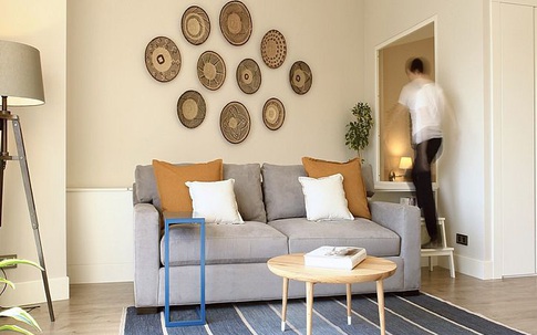 Căn hộ 45m² "lột xác" đẹp tinh tế và hiện đại nhờ cặp vợ chồng yêu thích trang trí nhà cửa