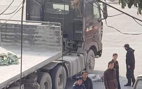 Hà Nội: Chở chị gái đi khám thai, thiếu nữ 17 tuổi tử vong sau va chạm với xe tải