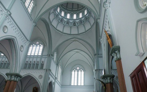 5 nhà thờ rực rỡ sắc màu thu hút nhiều giới trẻ ghé thăm