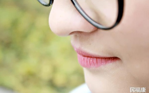 Bỗng thấy miệng xuất hiện 3 điều "lạ" nghĩa là ung thư đã hình thành, bạn nên đi khám khẩn cấp