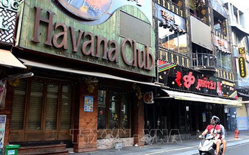 Hà Nội: Tạm dừng tất cả cửa hàng kinh doanh, karaoke, vũ trường, bar từ 0h00 đêm nay (01/2).