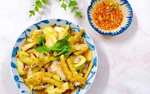 Ngon "tụt lưỡi" món chân gà trộn xoài non