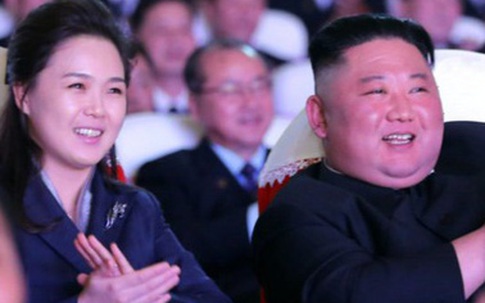 Vợ ông Kim Jong Un tái xuất sau một năm