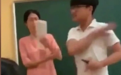 Xôn xao nam sinh xông lên bục giảng tát giáo viên:"Tôi đau lòng như bị tát"