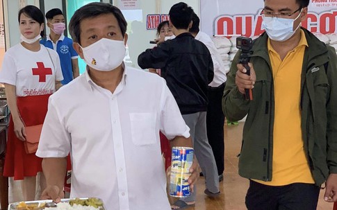 Ông Đoàn Ngọc Hải làm “bồi bàn” 30 phút lấy tiền công xây nhà cho người nghèo