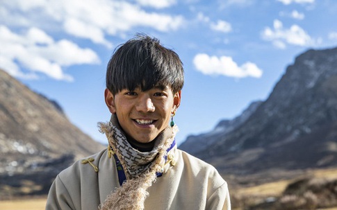 Chàng trai chăn bò người Tây Tạng lên tiếng về tin làm trai bao
