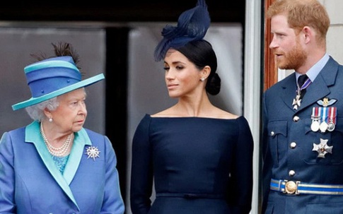 Trước khi tước quyền lực của Harry và Meghan Markle, Nữ hoàng Anh đã làm việc này