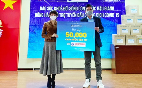 Dược Hậu Giang trao tặng 50.000 chai rửa tay khô kháng khuẩn đồng hành cùng tuyến đầu chống dịch