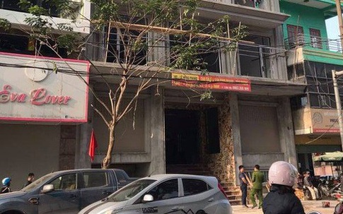 Nghe tiếng động lớn, chạy ra thấy người đàn ông rơi từ tầng cao xuống tử vong