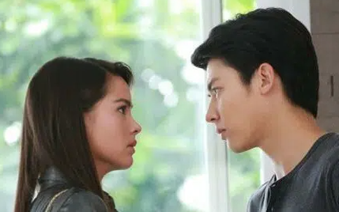 Chồng cũ tới tận nhà mừng tuổi sớm cho con 3 triệu, song tiếng "gọi bố" của đứa trẻ cất lên mới thật sự khiến anh "mất mặt"