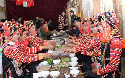 Say Tết cùng người Hà Nhì nơi thượng nguồn sông Đà