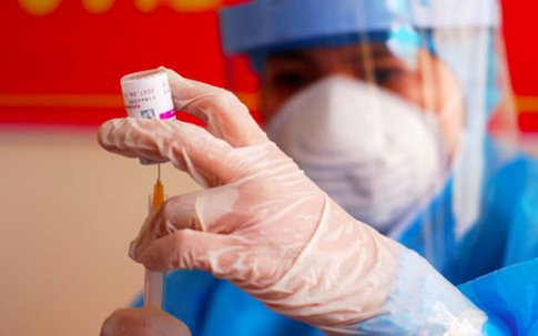 Bộ Y tế đề nghị các cơ sở nhập khẩu khẩn trương tìm kiếm nguồn cung vaccine COVID-19