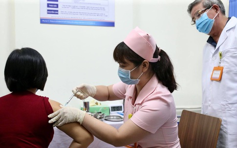 Bộ Y tế kiểm tra phòng dịch, tiêm vaccine COVID-19 tại 5 tỉnh, thành có nguy cơ dịch tái xuất, lây lan cao