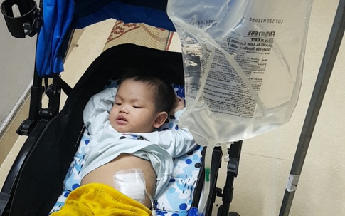 Sự sống mong manh của bé trai 17 tháng bị bệnh tim, thận cần sự hỗ trợ
