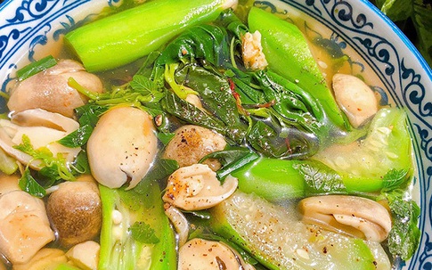 "Bon" miệng món canh rau dền chay