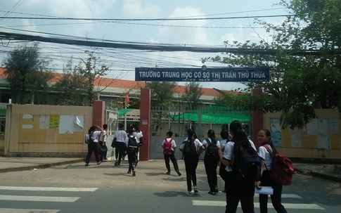 Bênh con, cha mẹ vào tận lớp đánh trả thù