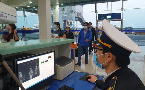 Có 89 người liên quan đến chuyến bay có 2 ca dương tính, Hà Nội đẩy mạnh kiểm tra công tác phòng chống dịch