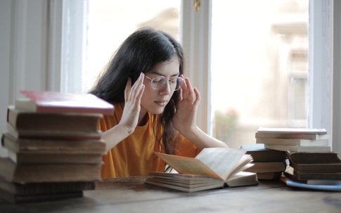 Khổ sở vì rối loạn tiền đình, làm sao cho hết rối?