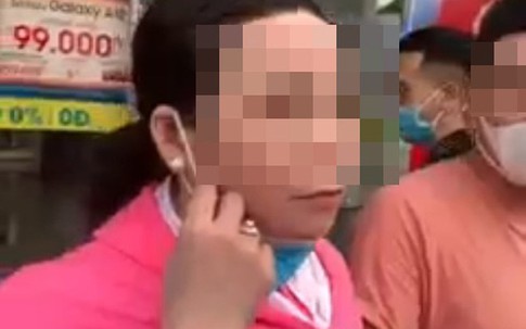 Bị bắt quả tang khi trộm đồ, người phụ nữ đeo vàng đầy tay thừa nhận: 'Chị xin lỗi em, được chưa?'