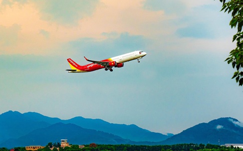 Vietjet "xông đất" sân bay Vân Đồn năm mới Tân Sửu