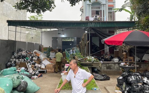 Tổng kho hơn nửa triệu đồ lậu, đếm từ chiều đến tối chưa xong