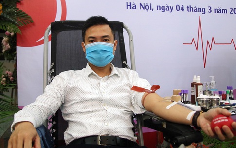 Công đoàn, Liên Chi đoàn thanh niên Tổng cục DS-KHHGĐ hiến máu cứu người mùa dịch COVID-19