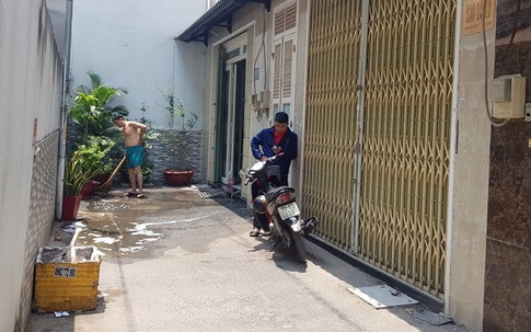 Sau cuộc nói chuyện, cô gái chạy ra ngoài rồi gục ngã, bạn trai chết trong phòng trọ