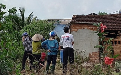 Người phụ nữ sống một mình tử vong bất thường, thi thể ở hồ nước trong vườn