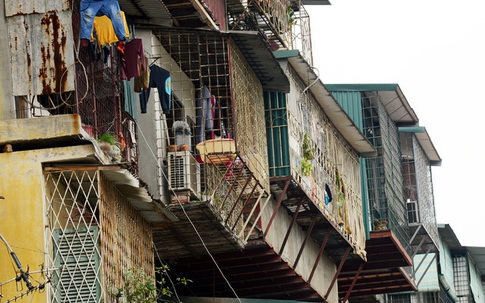 Vì sao việc cải tạo chung cư, tập thể cũ ở Hà Nội lại chậm trễ, kéo dài cả thập kỷ?