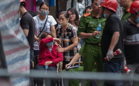 Nỗ lực cứu người không thành trong vụ cháy cửa hàng khiến 4 người chết ở Hà Nội