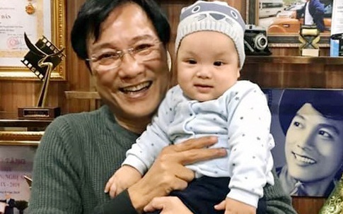 NSND Trọng Trinh: ‘Tuổi 64 tôi có con nhỏ đúng là gay go’