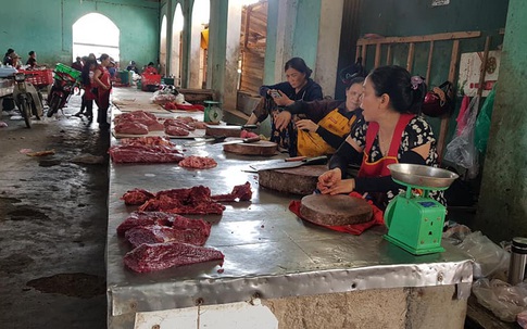 Dịch viêm da nổi cục trên trâu bò, các tiểu thương ở Nghệ An, Hà Tĩnh, Quảng Bình "kêu trời"