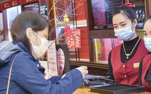 Giá vàng hôm nay 10-2: Thế giới tăng sốc, vàng trong nước vẫn giảm