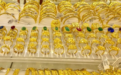 Giá vàng hôm nay 11/10: Lên cận mốc 58 triệu đồng/lượng, các chuyên gia dự báo vẫn còn tăng