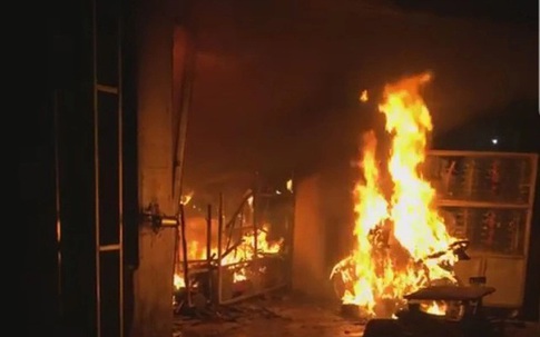 Y án vụ 3 thanh niên ném bom xăng khiến hai mẹ con suýt mất mạng