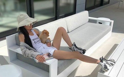 Vóc dáng 'mỏng dính' của Vera Wang ở tuổi 72