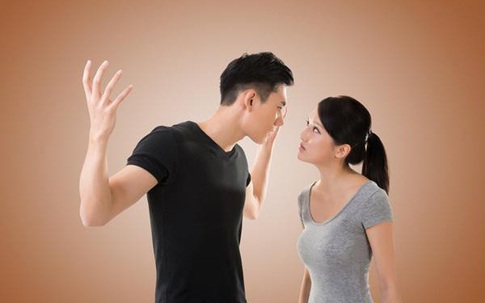 Tôi chán vợ rồi, tại sao tôi làm gì cũng không vừa lòng cô ấy?