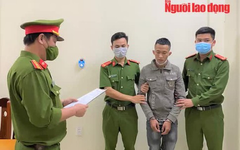 Tạm giữ khẩn cấp 2 kẻ tấn công dã man nam sinh trước cổng trường