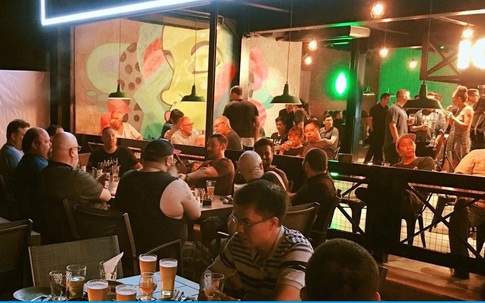 Cảnh trái ngược ở các quán nhậu tại TP.HCM